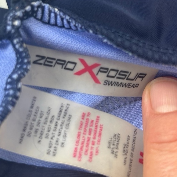 ZeroXposur Women's SZ M Striped Activewear Outdoor Swim Padded Bra Dress Tennis - Picture 7 of 8